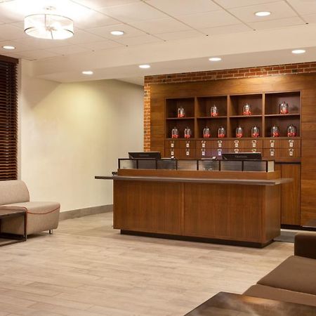 Four Points By Sheraton Cleveland Airport Интериор снимка