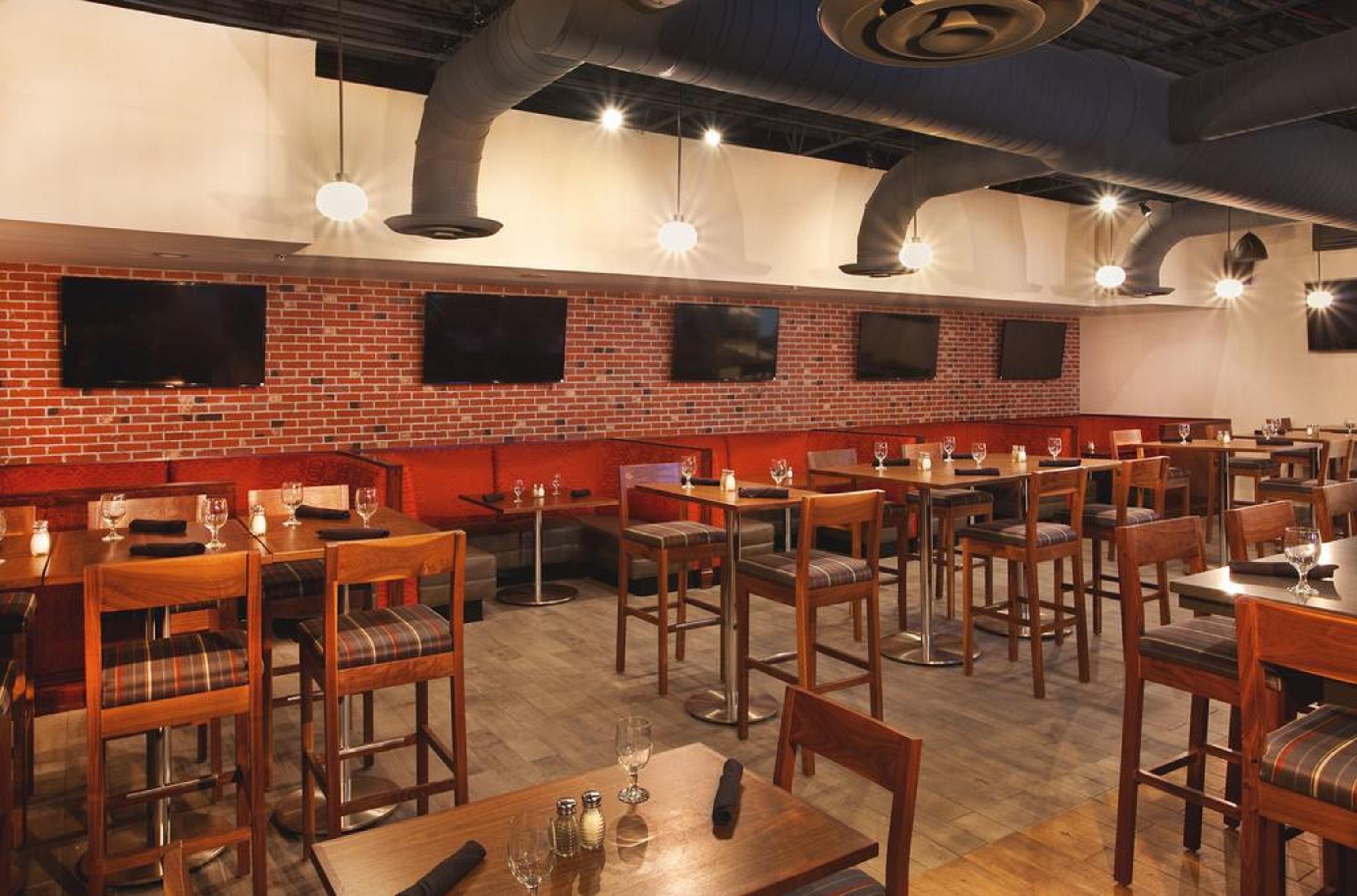 Four Points By Sheraton Cleveland Airport Ресторант снимка