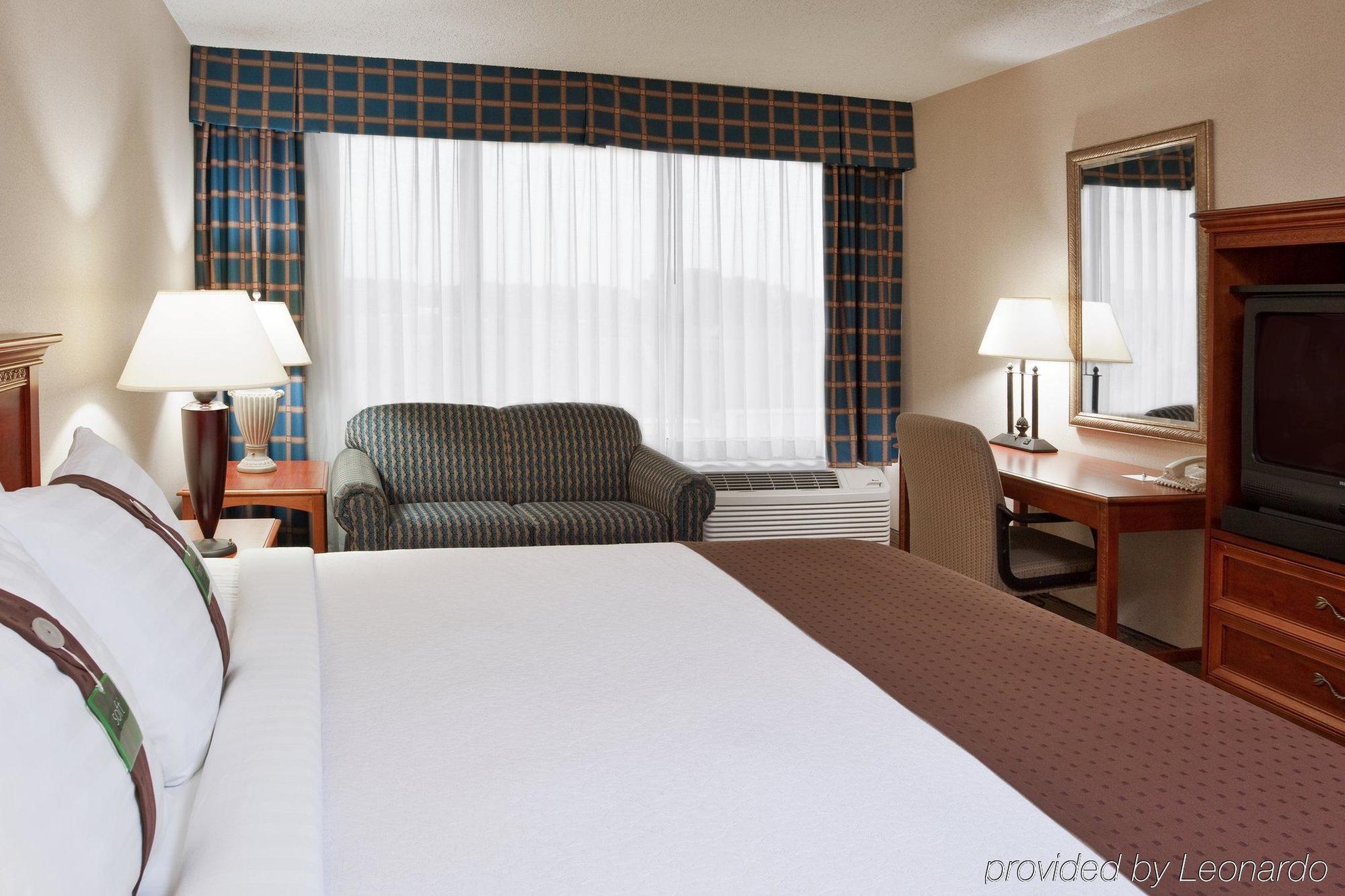 Four Points By Sheraton Cleveland Airport Екстериор снимка