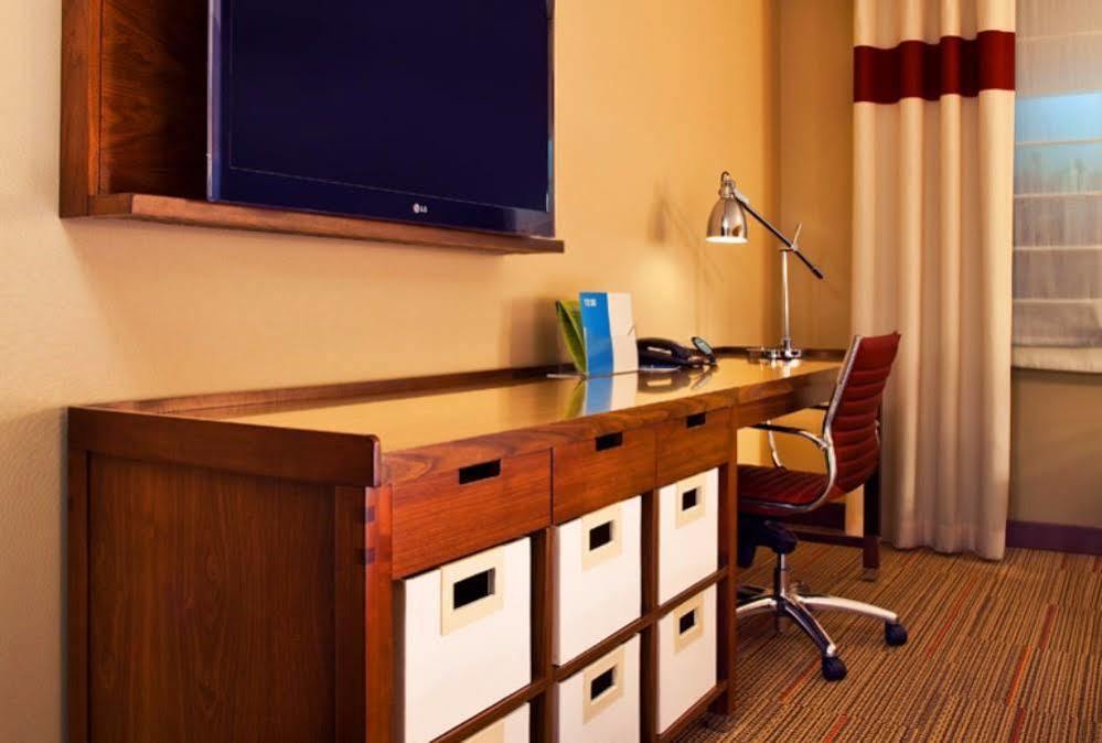 Four Points By Sheraton Cleveland Airport Екстериор снимка