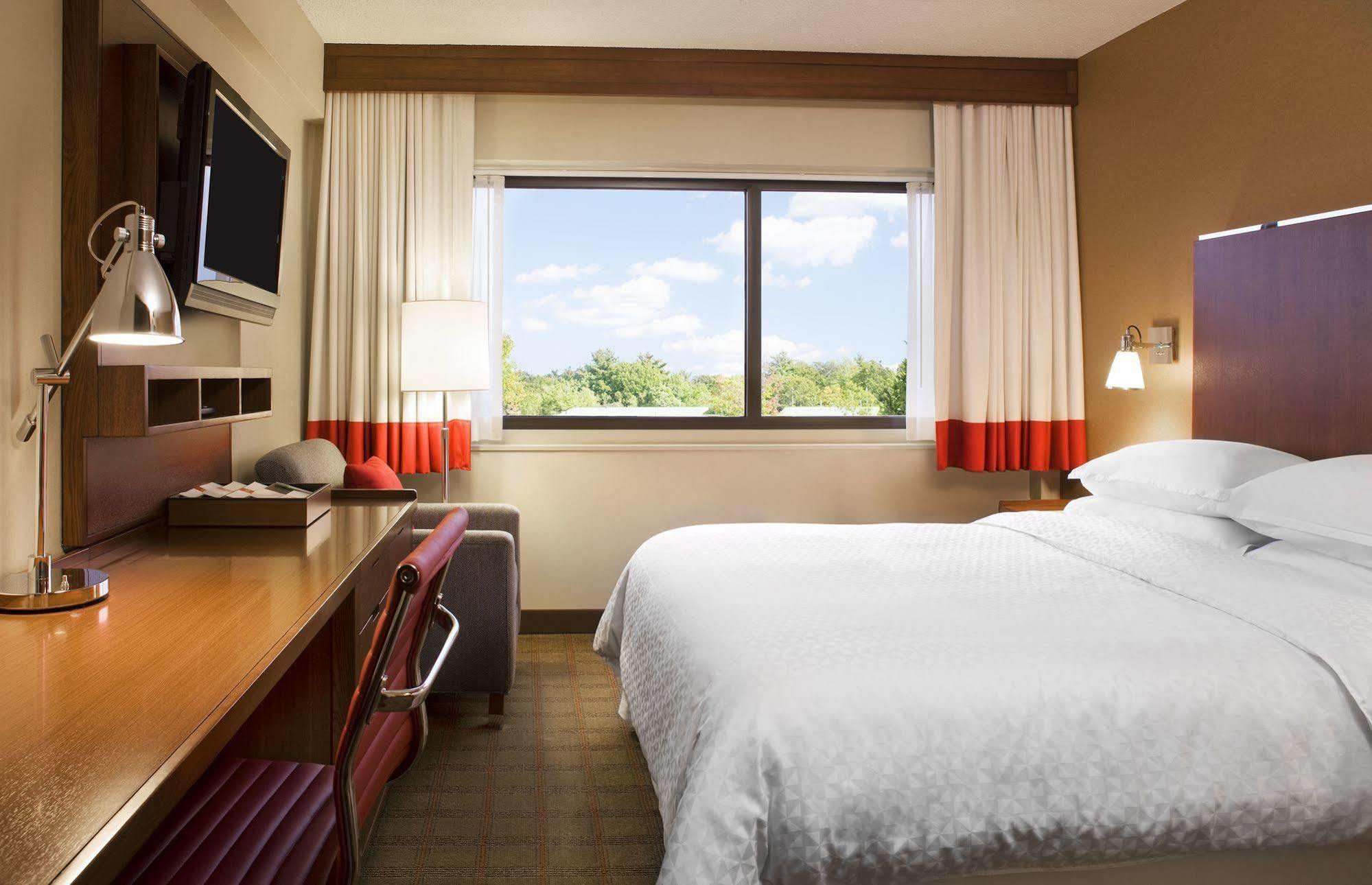 Four Points By Sheraton Cleveland Airport Екстериор снимка